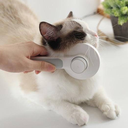 Automatic Pet Brush™